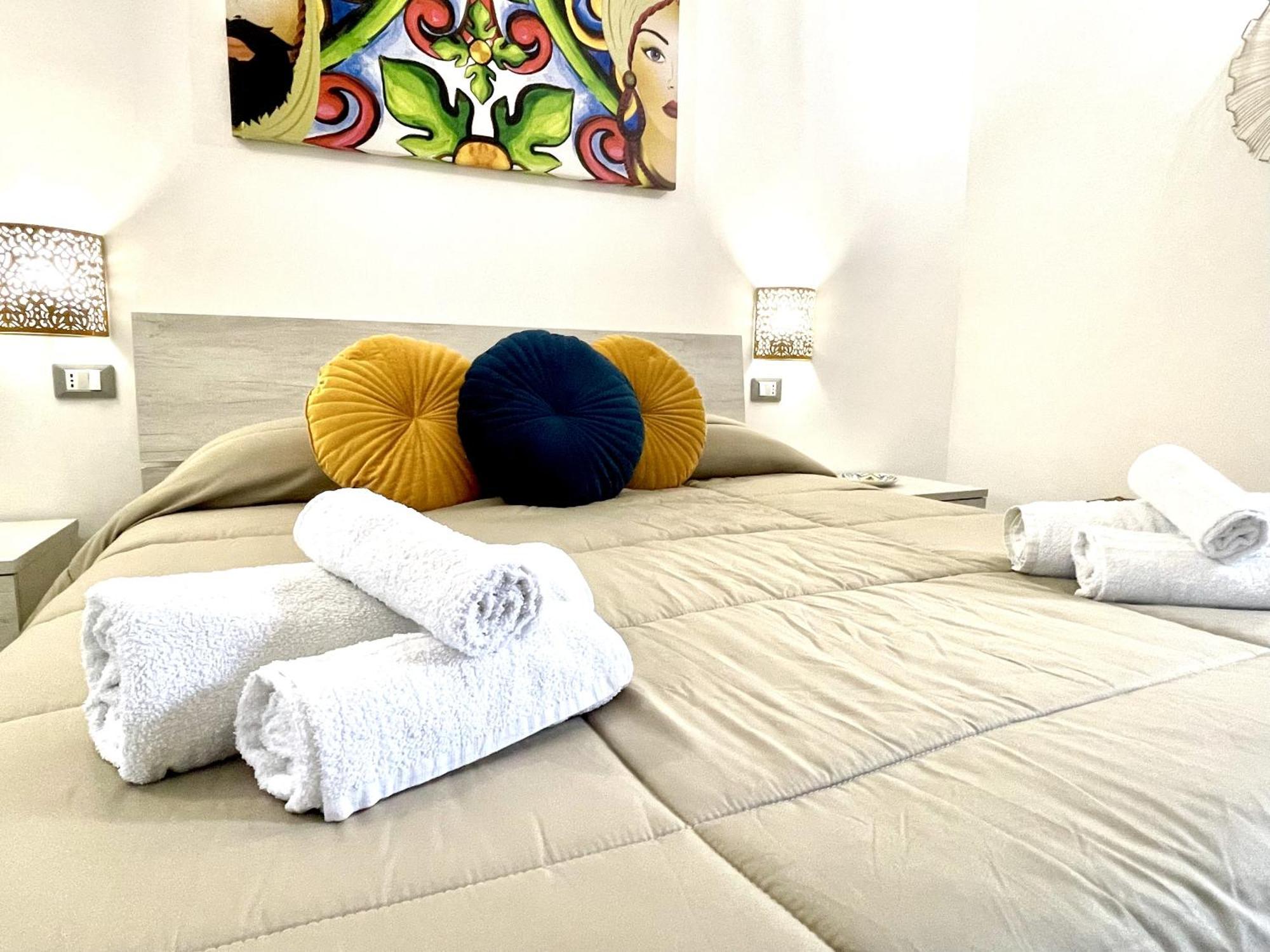 I Mori - Holiday Rooms Lascari Exterior photo
